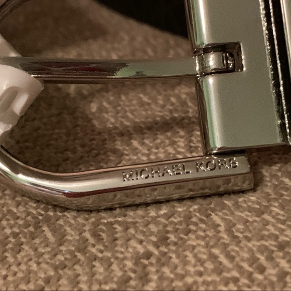 Authentic Michael Kors Reversible Belt - Picture 2 of 10